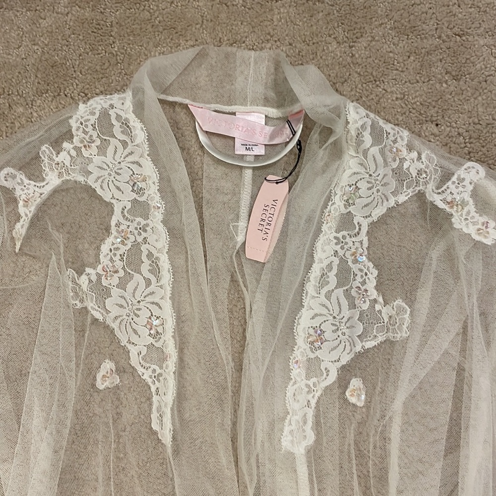 New Gorgeous Victorias Secret trousseau - Picture 4 of 4